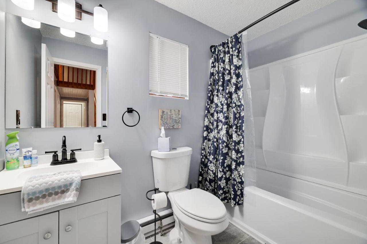 Premier Cozy Cabin - Free Amenities & Comm Indoor Pools Bushkill Eksteriør billede