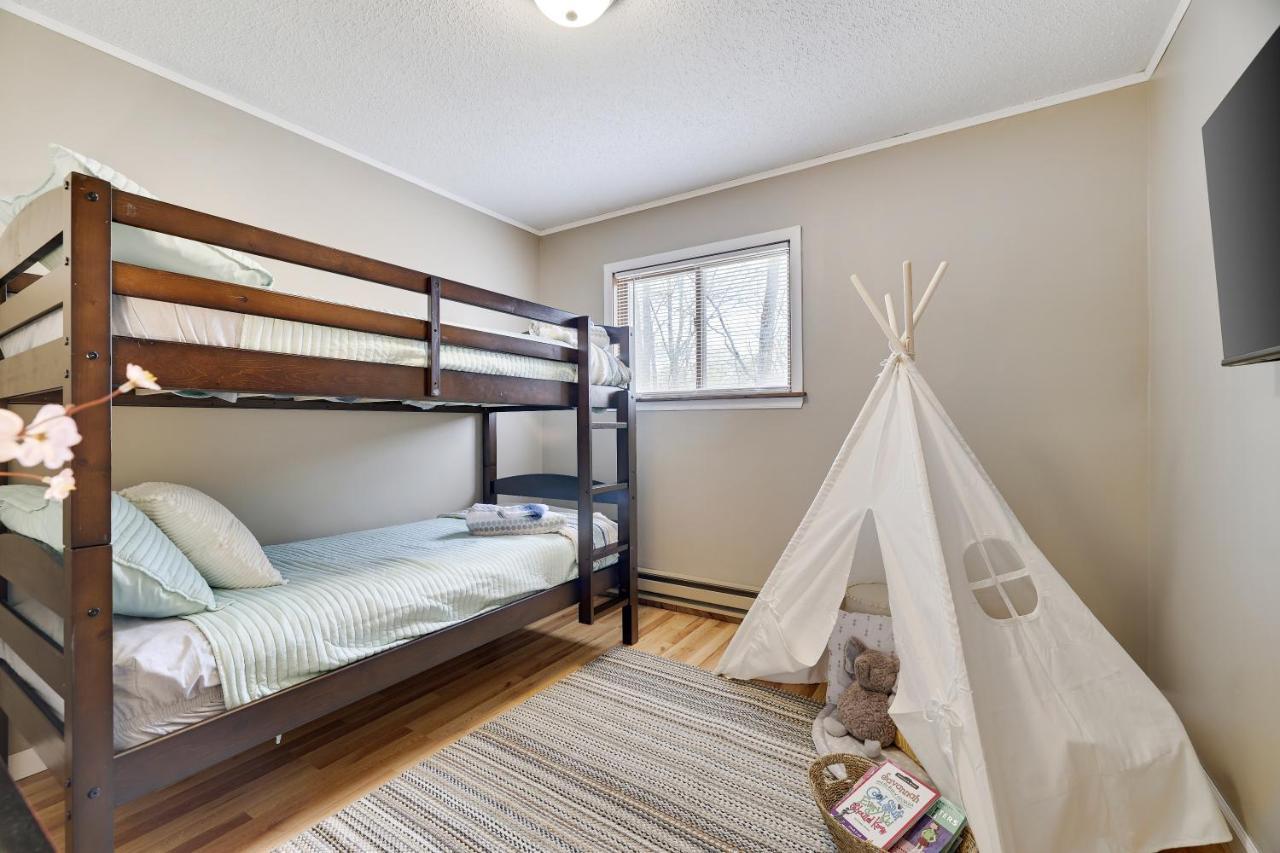 Premier Cozy Cabin - Free Amenities & Comm Indoor Pools Bushkill Eksteriør billede