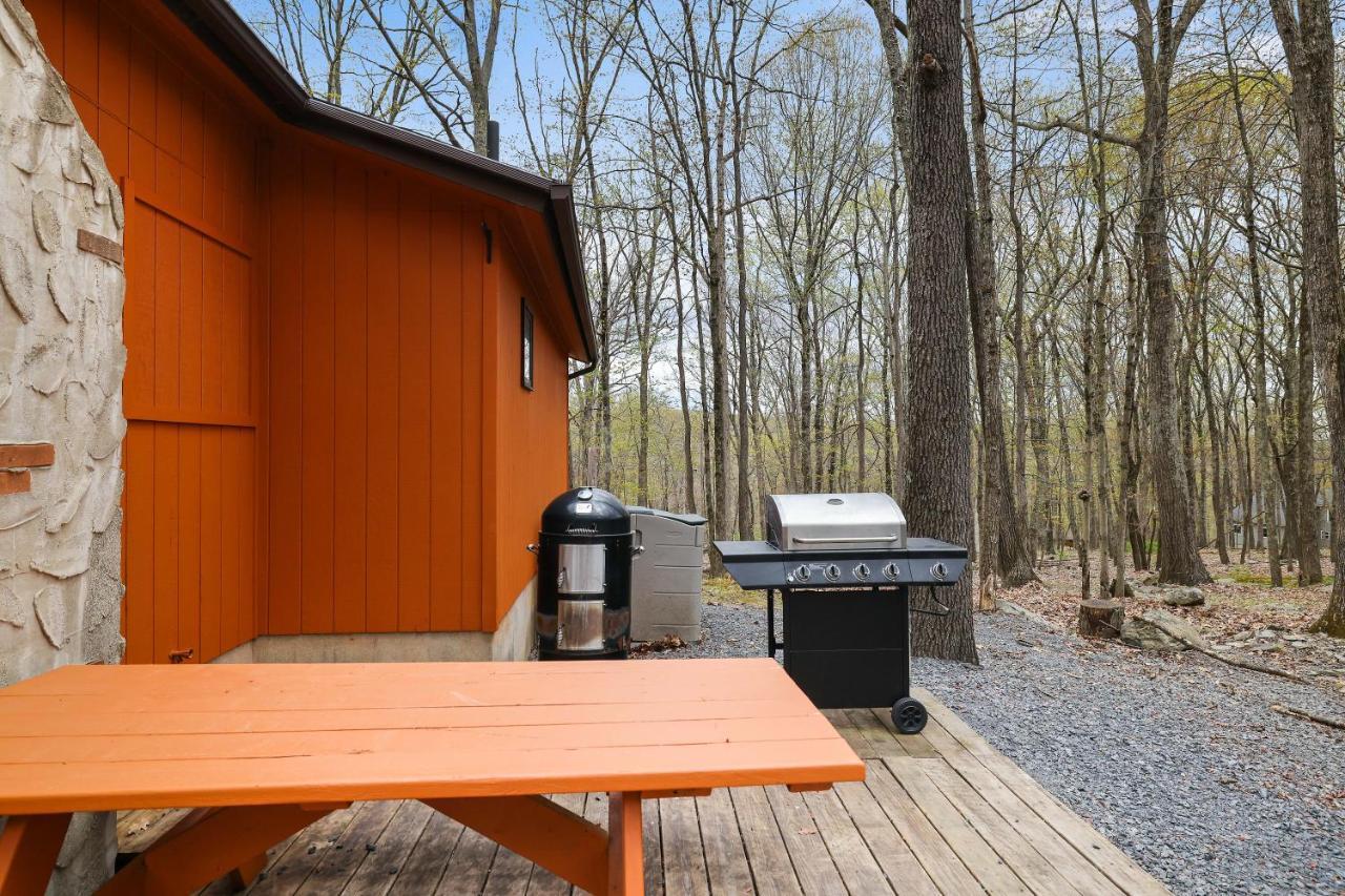 Premier Cozy Cabin - Free Amenities & Comm Indoor Pools Bushkill Eksteriør billede