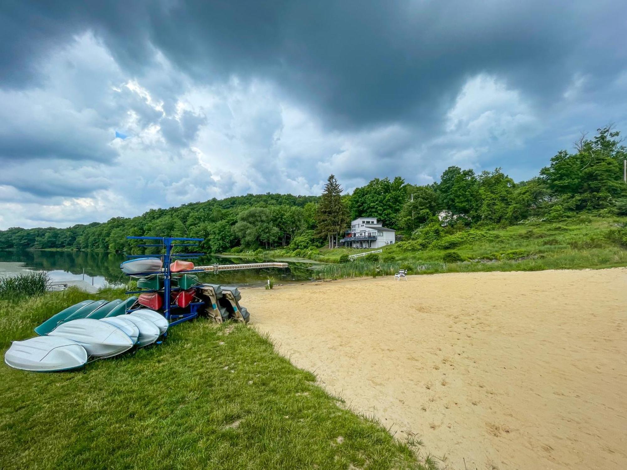 Premier Cozy Cabin - Free Amenities & Comm Indoor Pools Bushkill Eksteriør billede